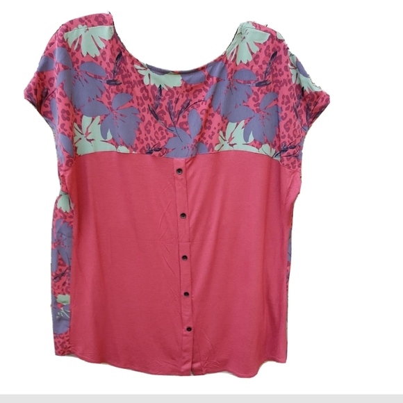 EVRI Women's Top Beautiful Design Buttons Down The Back Size OX. (Oversized top) - Picture 2 of 12
